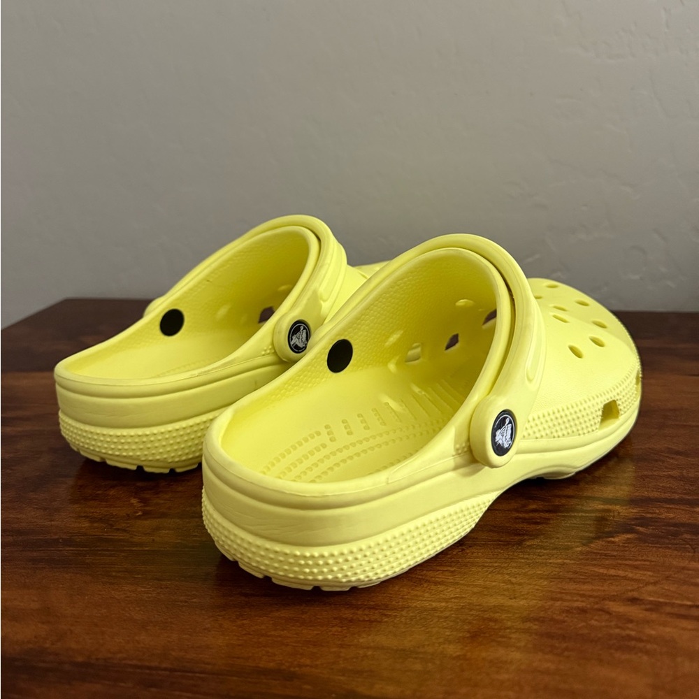Yellow Crocs - Picture 4 of 5